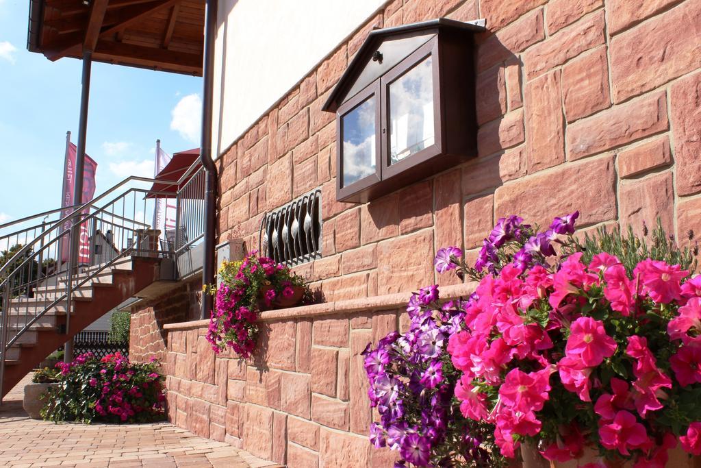 Hotel Drei Lilien Waldbrunn  Exterior photo